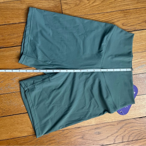 Kamo Fitness Women's green bike shorts - Picture 4 of 6